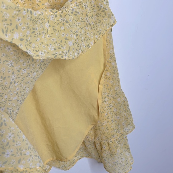 Hollister Mini Dress Overlap Yellow size Medium - Picture 7 of 9